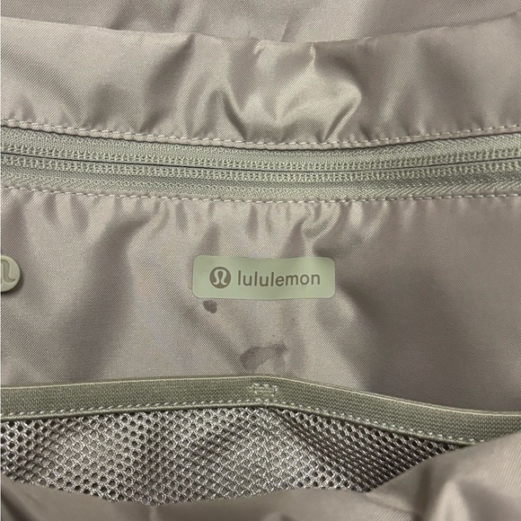 lululemon everywhere backpack 22L metal hardware - Picture 8 of 9